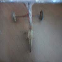 Triciclo in metallo.
