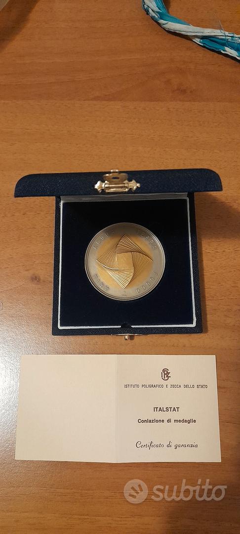 POKEBALL MEDAGLIA ORO POKEMON PIKACHU - Collezionismo In vendita a Ferrara