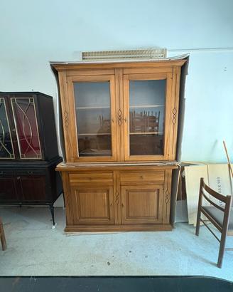 Soggiorno in legno di noce