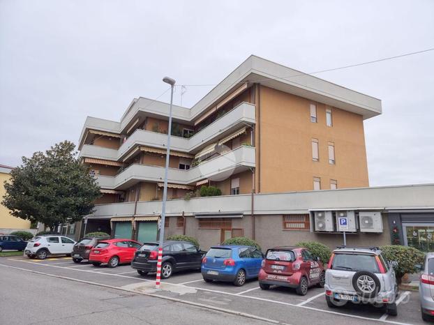 3 LOCALI A BUSTO ARSIZIO