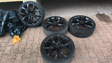Kit gomme e cerchi in lega 18 con 5 fori