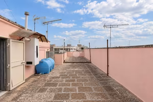 4 LOCALI A LECCE