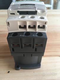 Teleruttore 25A Schneider bobina 24Vdc tripolare