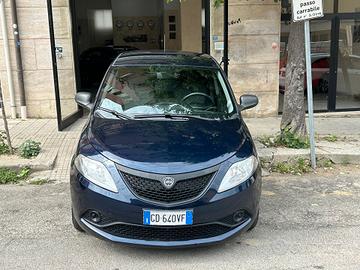 Lancia Ypsilon 1.0 FireFly 5 porte S&S Hybrid Ecoc