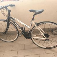 Bici corsa Bottecchia manubrio da strada leggera