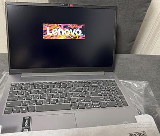 Lenovo IdeaPad Slim 3 15IRH8