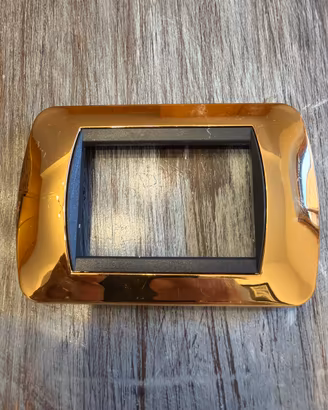 BTicino Living/Livinglight Lucenti, finitura oro.