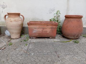 Vasi fatti a mano in cotto di Deruta 