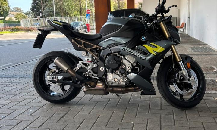 BMW S1000r 2023