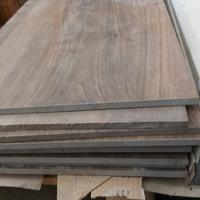 PIASTRELLE GRES PORCELLANATO EFFETTO LEGNO 