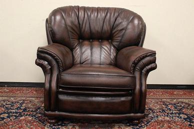 Poltrona modello Chesterfield bergere in pelle