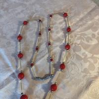 Particolare collana com inserti vetri di Murano