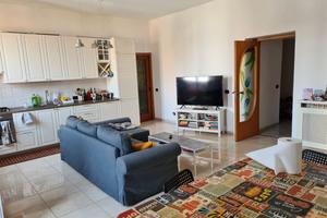 Posto letto in doppia a ragazza lavoratrice