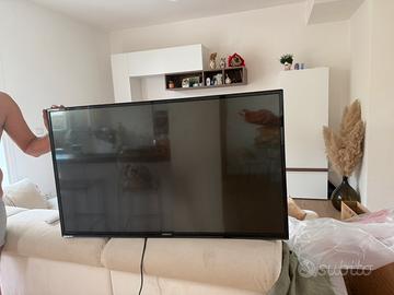Televisore Hitachi 43 pollici