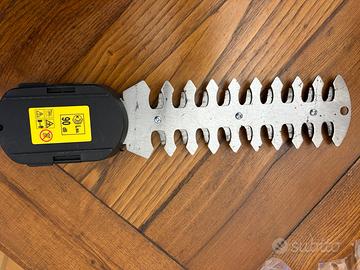 Tagliasiepi a batteria