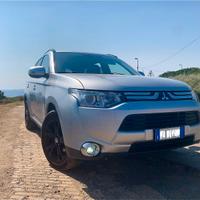 Bella Mitsubishi Outlander 4x4 7posti 