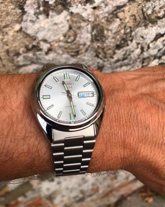 Seiko 5 SNXS73K