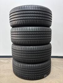 215/45R16 86H Kumho estive