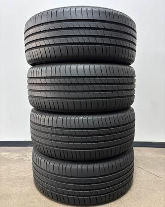 215/45R16 86H Kumho estive