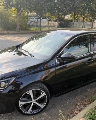 Peugeot 1.2 pure tech 131 cv gt line full optional