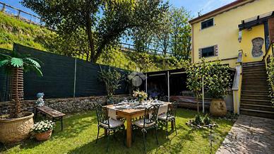 3 LOCALI A VEZZANO LIGURE