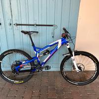 Bici enduro 27.5 YT wicked 650b