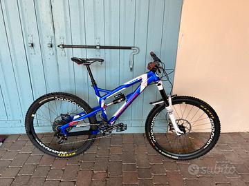 Bici enduro 27.5 YT wicked 650b