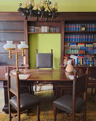 Arredamento ufficio classico. Studio legale notari
