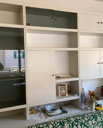 Libreria bianco opaco e vetro