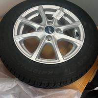 Treno ruote con cerchi Ford Fiesta