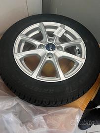 Treno ruote con cerchi Ford Fiesta