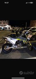 Husqvarna 701 supermoto