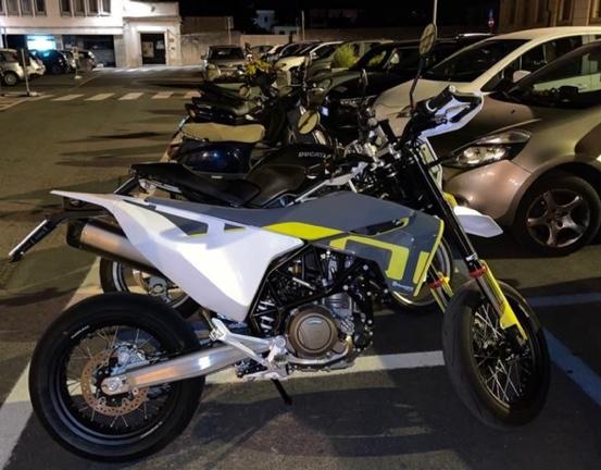 Husqvarna 701 supermoto