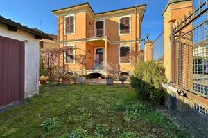 CASA SEMINDIPENDENTE A SANTHIÀ