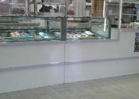Gelateria caffetteria zona mare