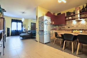 Ampia indipendente con doppio cortile