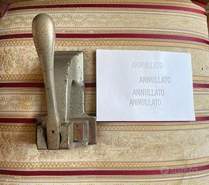 Antico timbro a secco scritta ANNULLATO C. Fattori