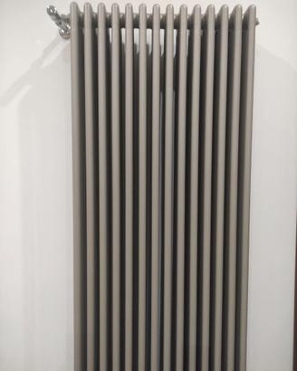 Termosifone in acciaio tubolare