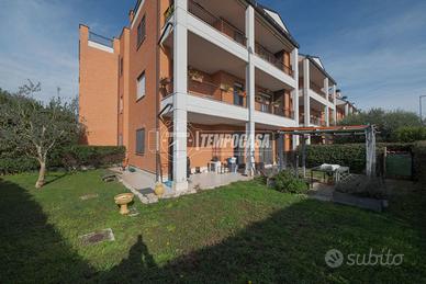 BILOCALE CON GIARDINO, CANTINA E POSTO AUTO