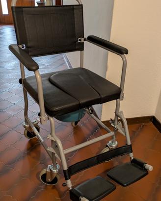 sedia comoda per anziani o disabili 