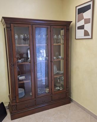 Vetrina in legno noce
