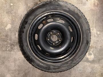 4 Cerchi in ferro 15" 5 fori con gomme invernali