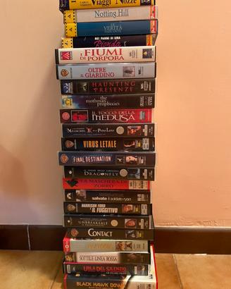 Lotto 21 VHS generi vari