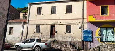 Casa Indipendente a Sedini su più livelli