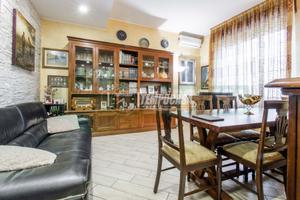 3 LOCALI IN CORTE CON GIARDINO PRIVATO