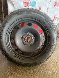 Pneumatici invernali Nexen 205/55R16 91H + cerchi