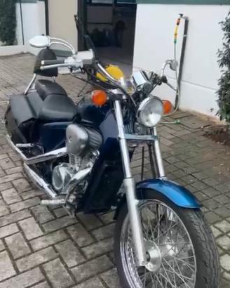Honda Shadow 583 – 1998 – 48.000 km – € 4.900