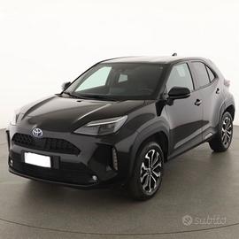 Yaris Cross Trend ibrida, soli 24000 km