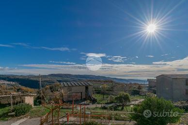 CASA SEMINDIPENDENTE A MARANO DI VALPOLICELLA