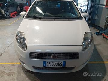 grande punto auto carro 4 Posti